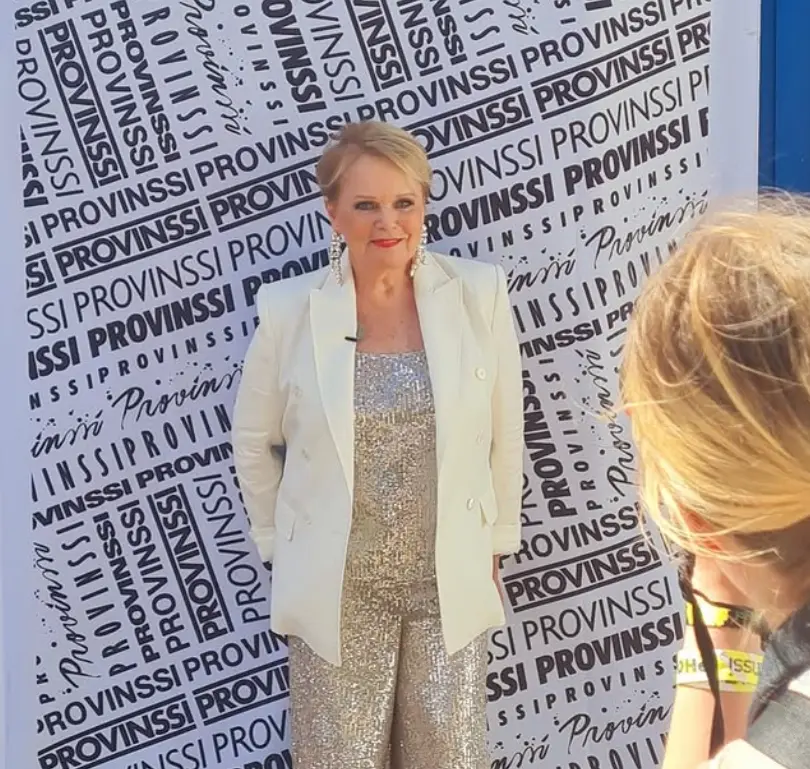 Katri Helena
