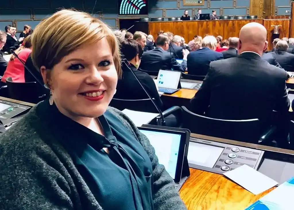 Annika Saarikko Pituus Ja Paino